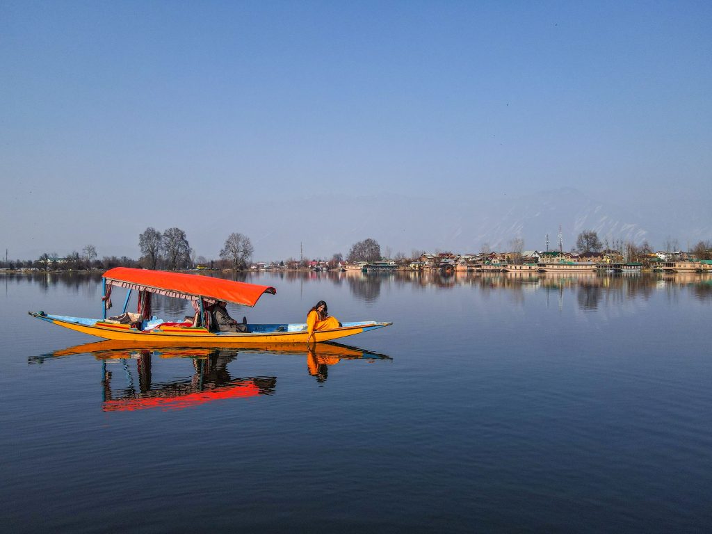 The Best Time to Visit Dal Lake: A Complete Guide by Kolahoi Holidays