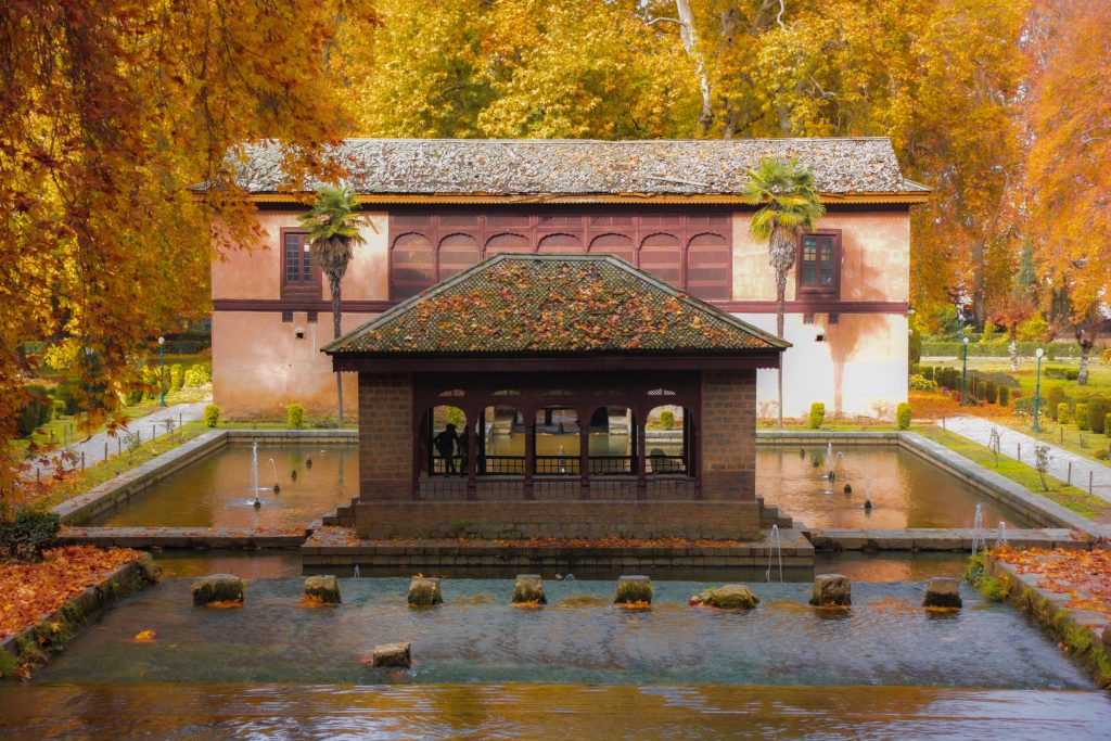 Romantic Retreats Embracing the Autumn Splendor of Kashmir