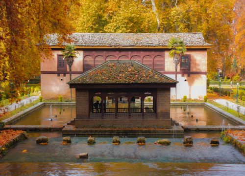 Romantic Retreats Embracing the Autumn Splendor of Kashmir